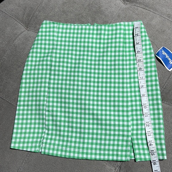 🥰🥰Love on a Hanger Gingham Skirt🥰🥰 - Picture 5 of 8
